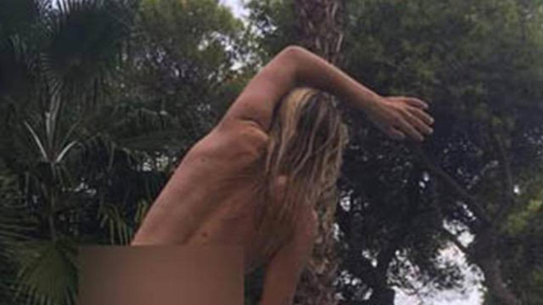 Lisa Zimmermann sosyal medya hesabından &ccedil;ıplak fotoğrafını paylaştı