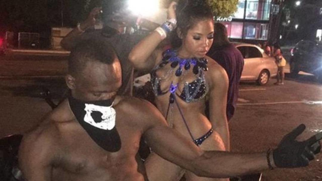 Usain Bolt ve Kasi Bennett'tan &ccedil;ılgın yat partisi