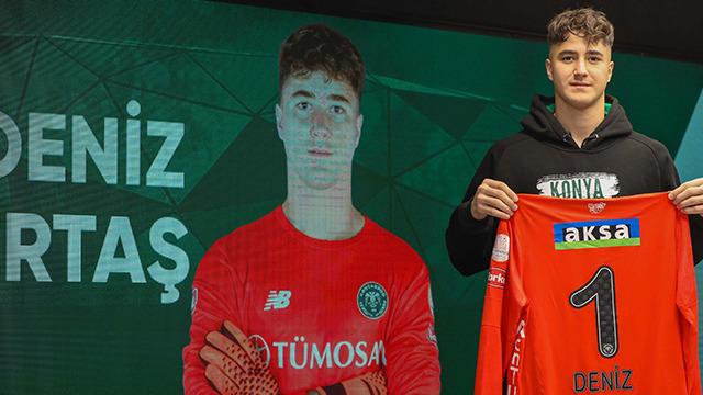 Trabzonspor Galatasaray'a gönderdiği Uğurcan Çakır'ın yerini Konyaspor'un file bekçisi Deniz Ertaş ile doldurdu! Resmi açıklama geldi...