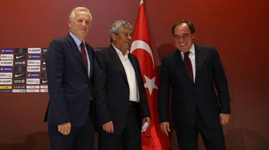 Ali D&uuml;r&uuml;st: 'İstifa yok, g&ouml;revimizin başındayız'