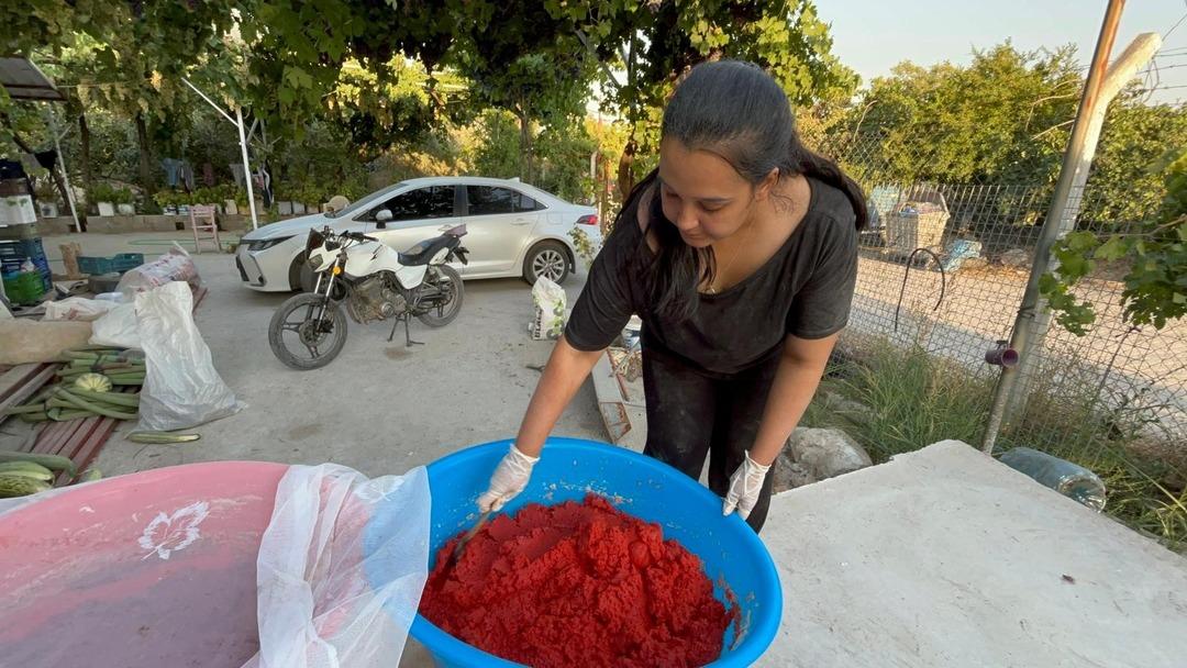 Üniversite mezunu genç kadın köyünde girişimci oldu: Üretim merkezi kurdu!  3