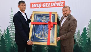 Arnavutköy’de Ömer Halisdemir Parkı ve Yenidoğan Hatıra Ormanı Açıldı