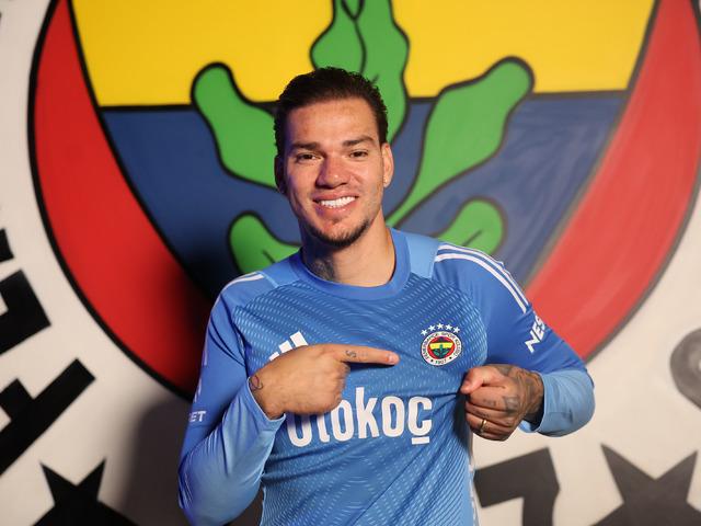 Ederson formayı giydi pozunu verdi! İşte Fenerbahçe'de giyeceği forma numarası