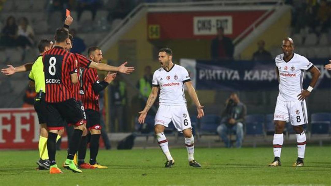 Ryan Babel sosyal medyayı karıştırdı