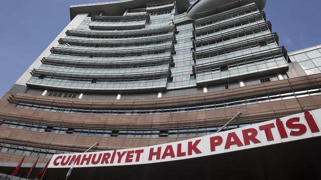 Çelik görevden alındı, Gürsel Tekin kayyum olarak atandı! CHP ayağa kalktı, açıklamalar peş peşe geldi