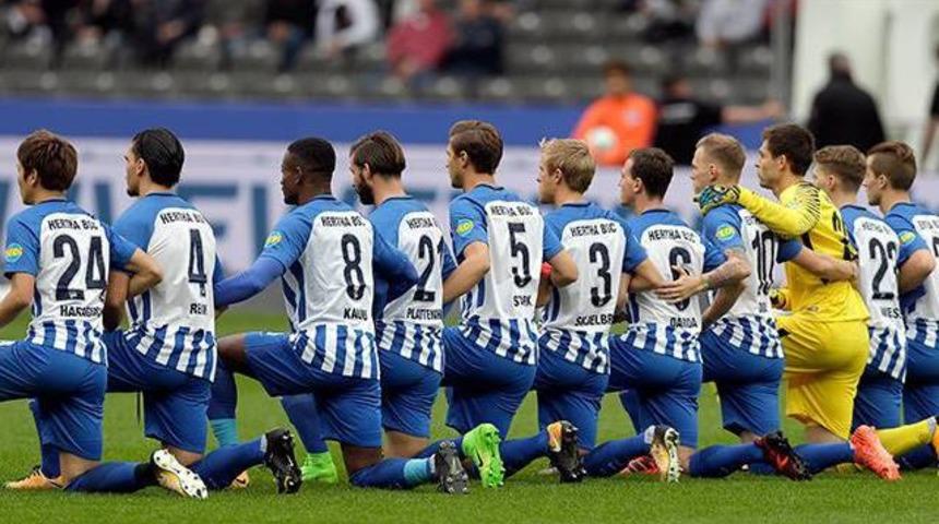Hertha Berlin futbolcularından dayanışma mesajı