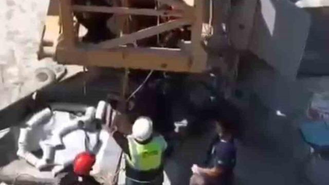 Vinçte bayılan operatörü itfaiye kurtardı