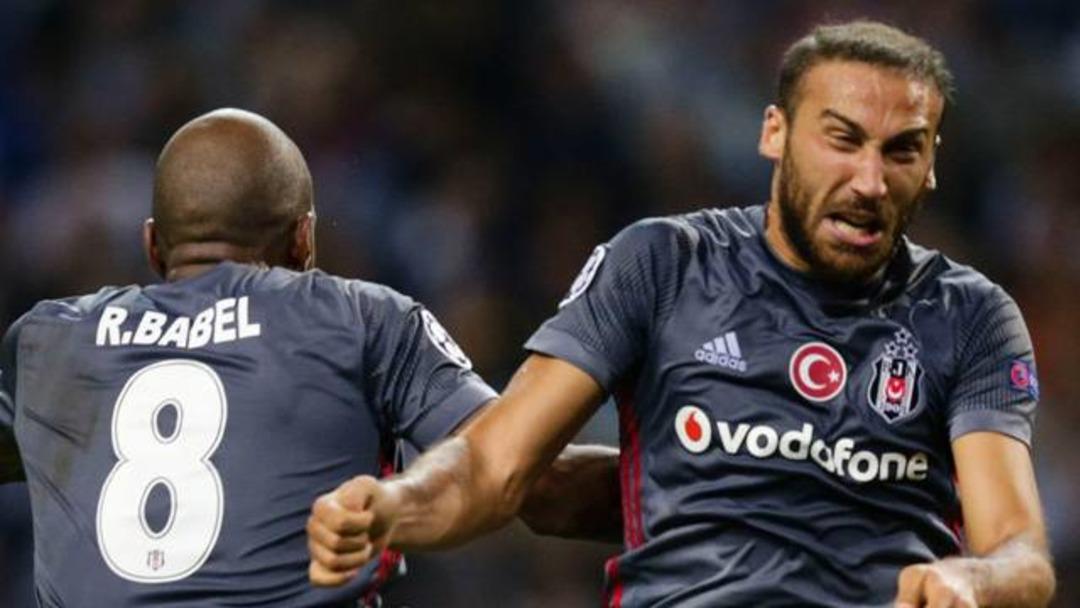 Cenk Tosun sosyal medyayı &ccedil;&ouml;kertti