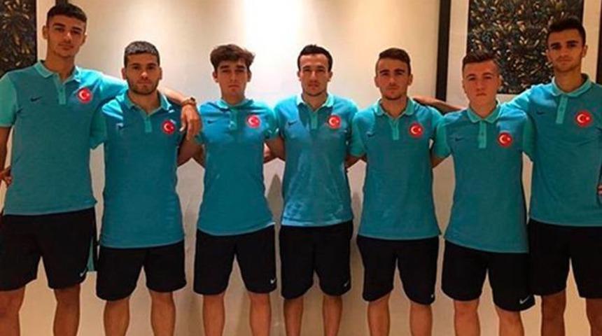 Galatasaray'ın 7 gen&ccedil; futbolcusuna şok haber