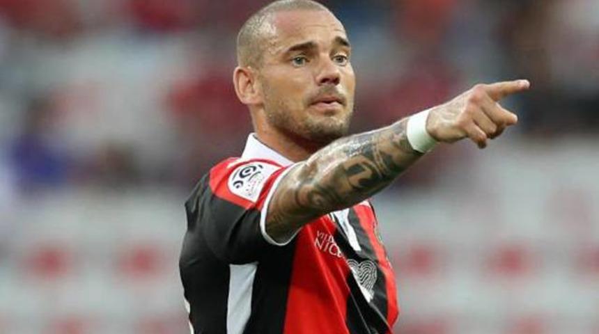 Wesley Sneijder geri d&ouml;n&uuml;yor