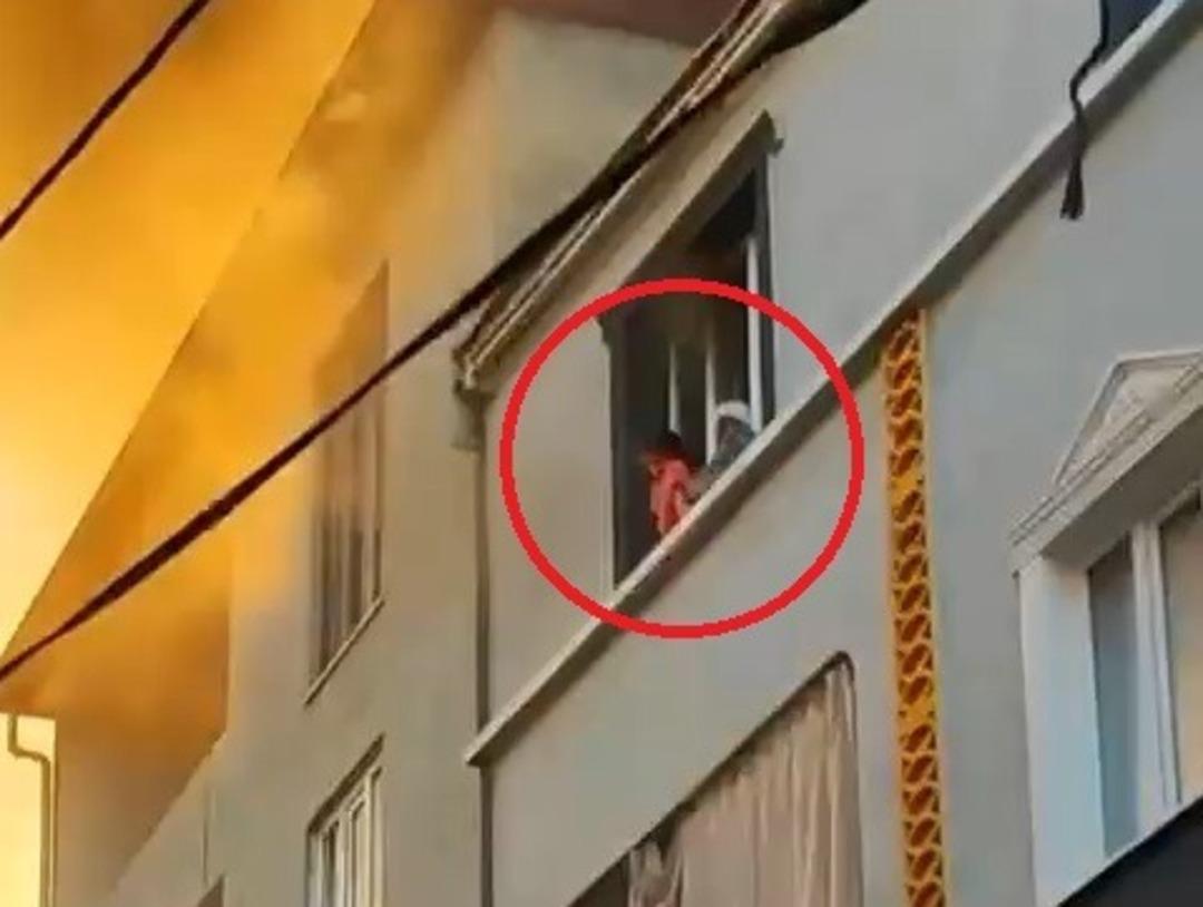 Bursa da dehşet anları! Önce çocuğunu sonra kendini aşağı attı 2