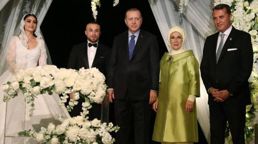 G&ouml;khan T&ouml;re evlendi!