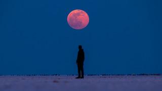 Tarih verildi! Gökyüzü kızıl renge bürünecek! Tam 82 dakika sürecek...