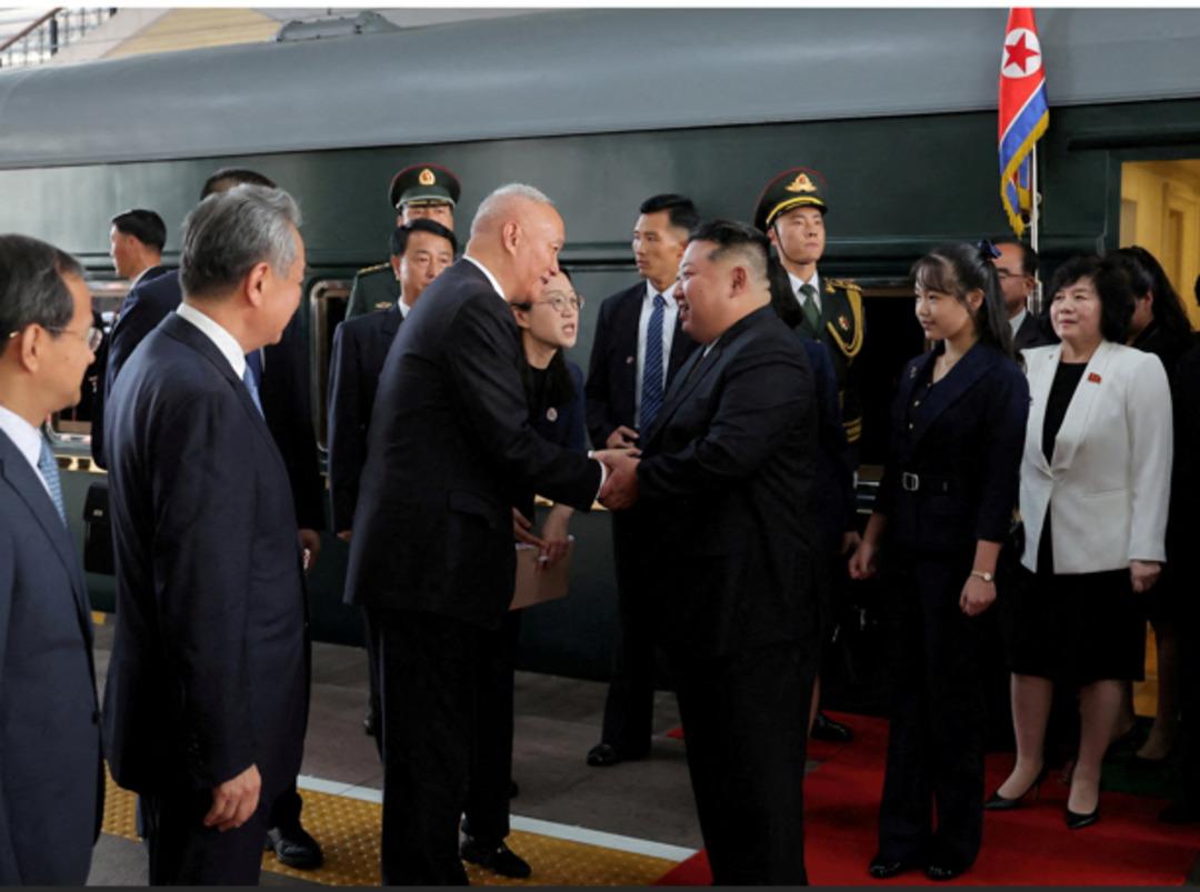 Varis babasının yanında yerini aldı: Kuzey Kore Lideri Kim Jong Un diplomatik ziyaretlerine kızını da götürdü 2