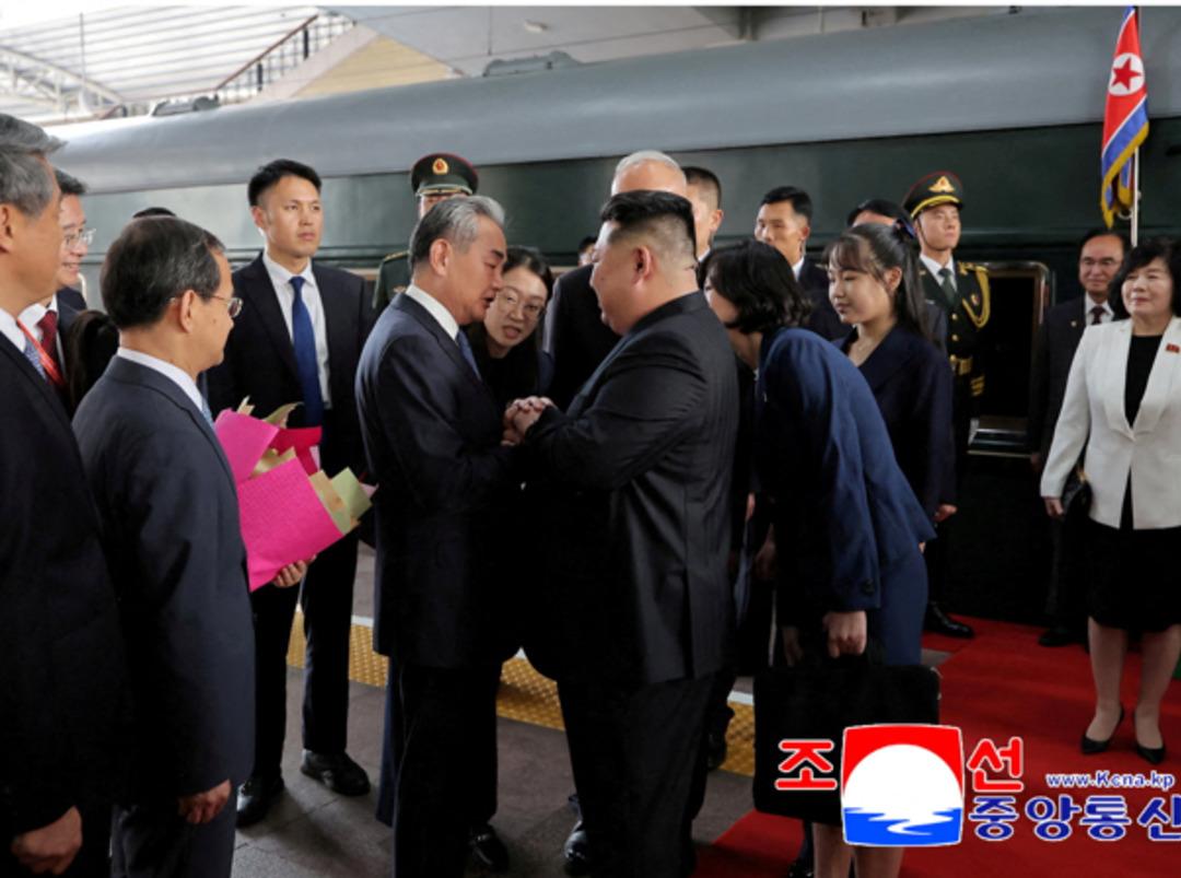 Varis babasının yanında yerini aldı: Kuzey Kore Lideri Kim Jong Un diplomatik ziyaretlerine kızını da götürdü 3