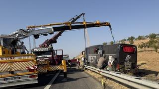 Şanlıurfa'da devrilen yolcu otobüsündeki 30 kişi yaralandı
