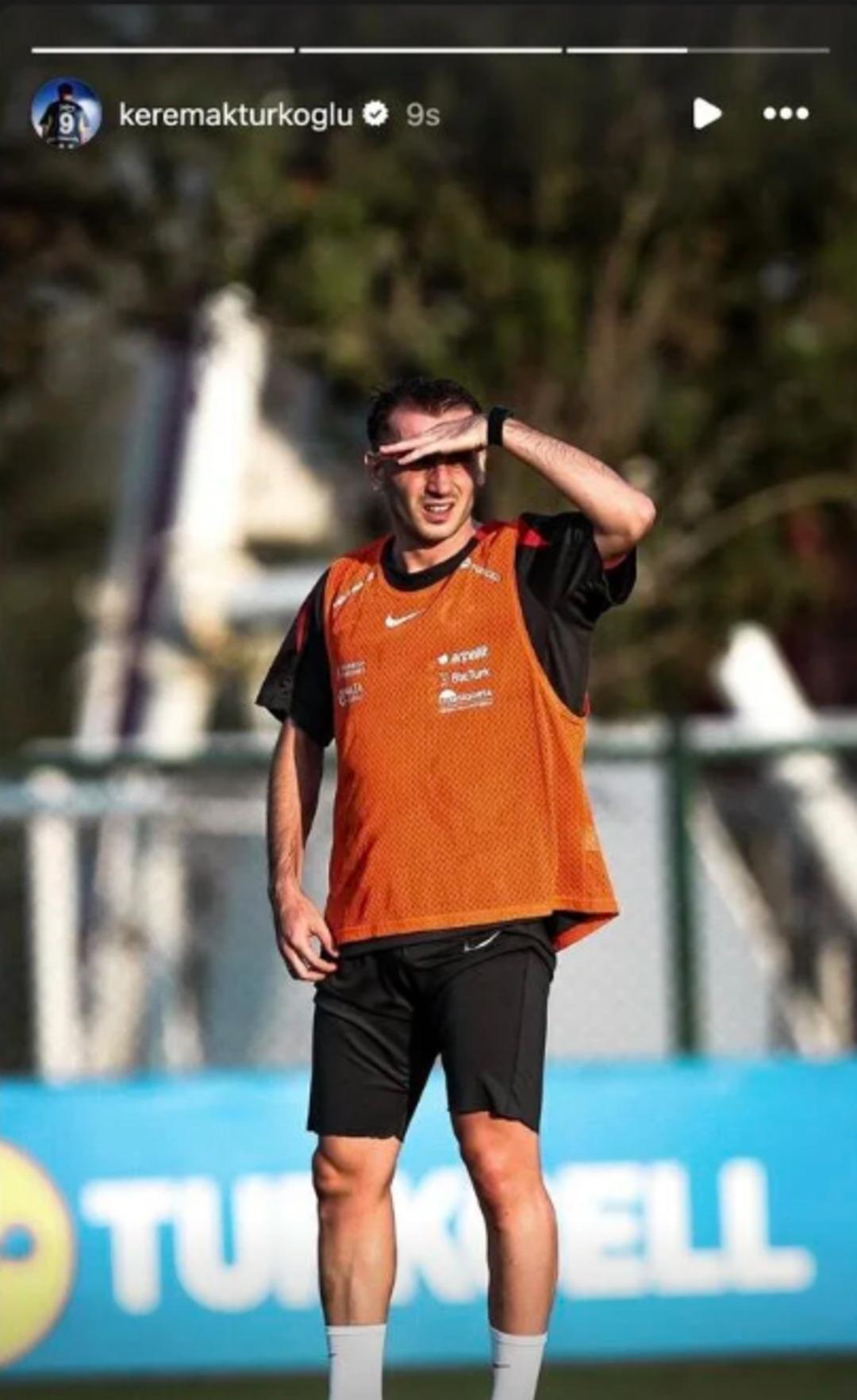 Yedikleri içtikleri ayrı gitmiyordu! Yunus Akgün den milli takım kampında, Fenerbahçe ye transfer olan Kerem Aktürkoğlu için antrenman sonrası olay hamle... Kerem den anında yanıt geldi! 3