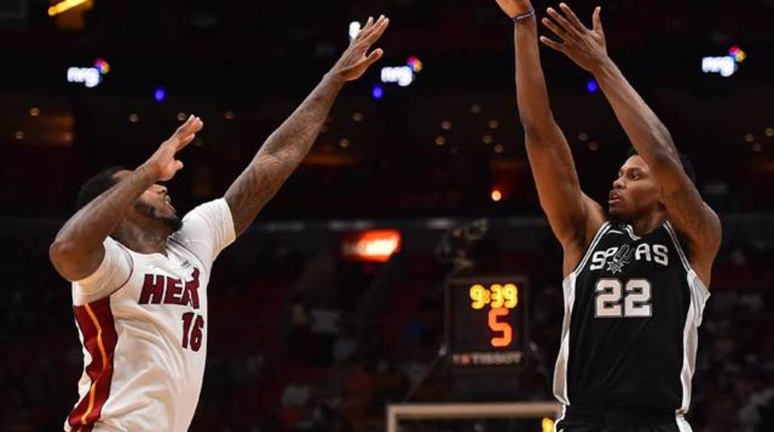 San Antonio Spurs 4'te 4 yaptı