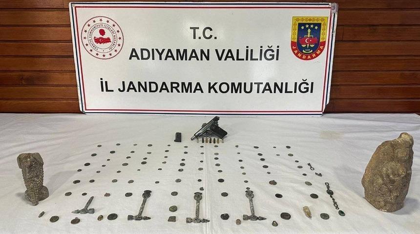 Adıyaman'da tarihi eser kaçakçılığı operasyonunda 4 şüpheli yakalandı