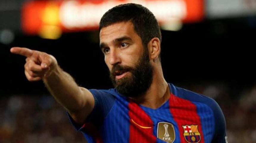 Arda Turan i&ccedil;in bomba iddia! Futbolu bırakacak