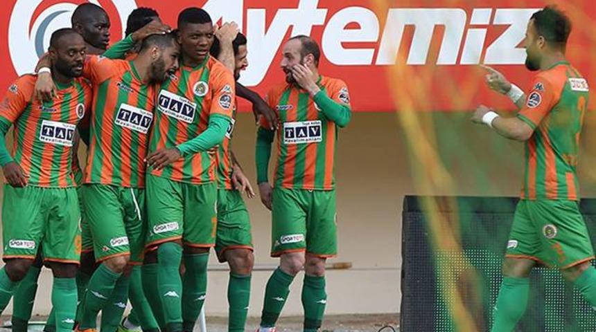 Alanyasporlu Nsakala ve Riou gıda zehirlenmesi yaşadı