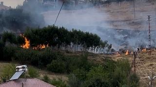 Yüksekova’da anız yangını