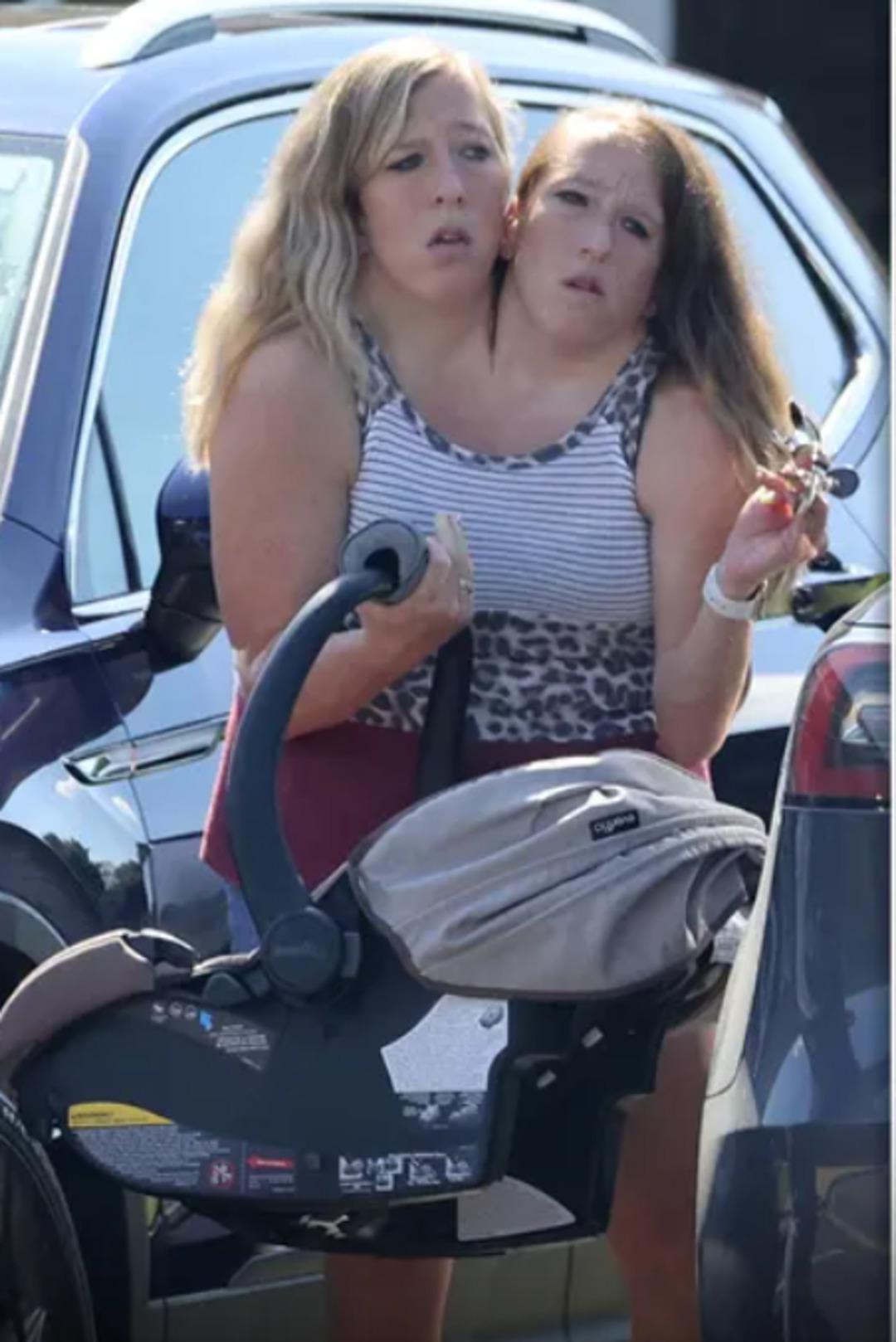 Dünyanın konuştuğu ikizler: Paylaşımları olay olmuştu... Sessizliklerini bozdular! 2