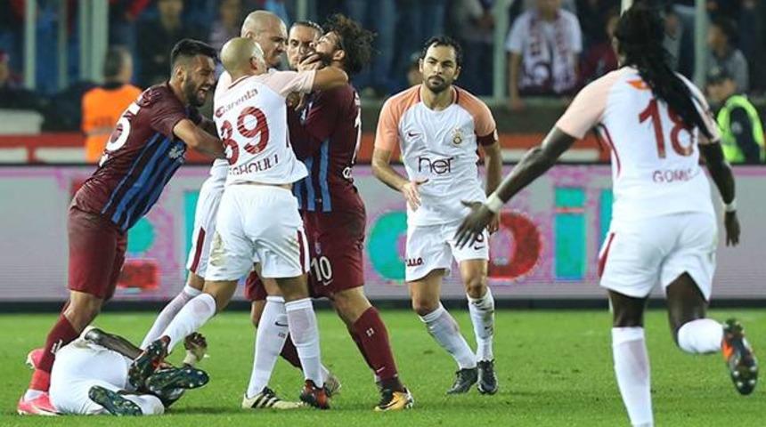Trabzon'da saha karıştı! Feghouli ve Olcay Şahan...