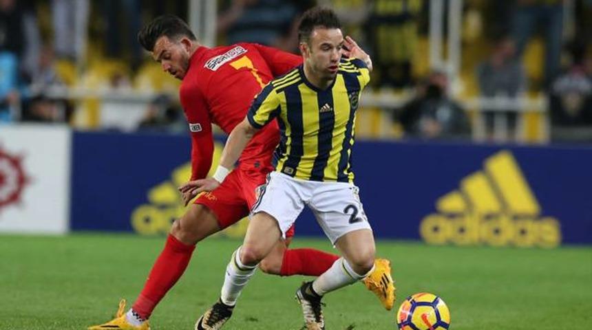 Fenerbah&ccedil;e'nin yıldızı k&uuml;f&uuml;r etti!