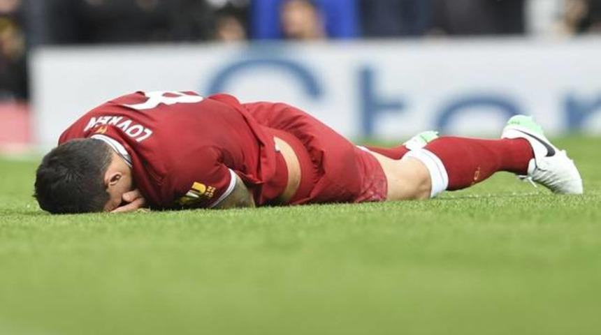 D&uuml;nyaca &uuml;nl&uuml; futbolcu a&ccedil;ıkladı: Ailemi &ouml;l&uuml;mle tehdit ediyorlar