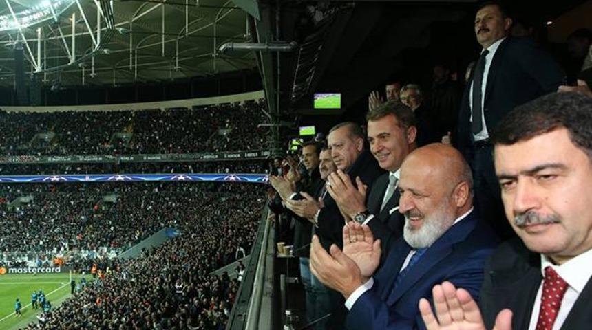 Cumhurbaşkanı Erdoğan Beşiktaş-Monaco ma&ccedil;ını Vodafone Park'ta izledi