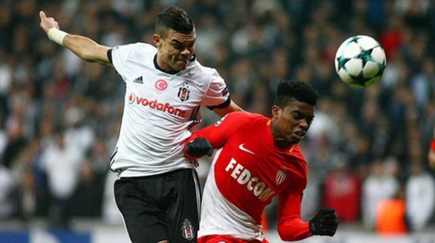 Pepe: T&uuml;rk futbolunu iyi temsil ediyoruz