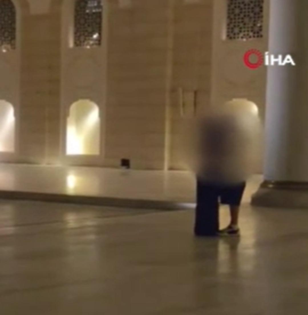 İstanbul da camiye girip uygunsuz hareketlerde bulundular! 1 yıla kadar hapsi istendi... 1