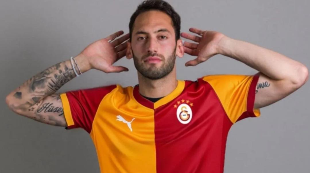 Hakan Çalhanoğlu nun Galatasaray aşkı dinmek bilmiyor! Yönetimle görüştü gelmek için o şartı bile kabul etti...  3