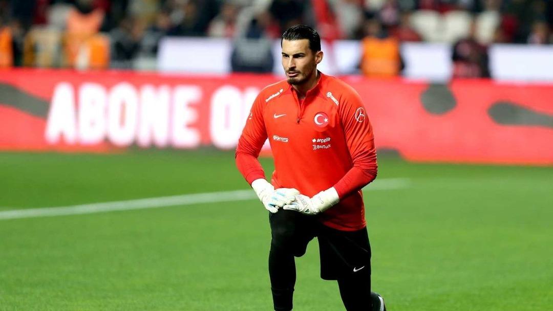 Milli takım kampında görülmemiş Uğurcan Çakır protestosu! Gece saatlerinde gelip çuval bıraktılar... 2