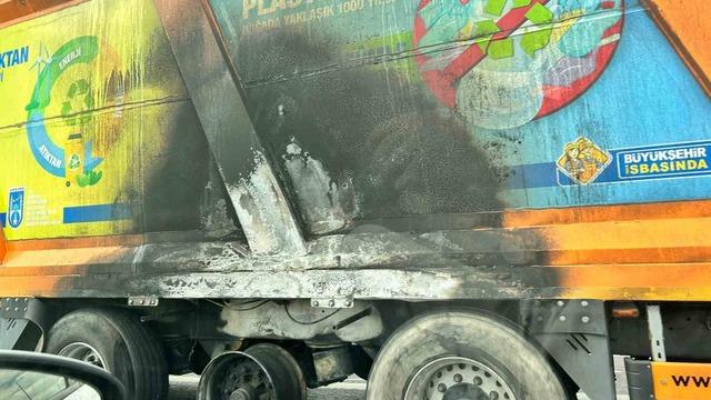 Ankara Büyükşehir Belediyesi’ne ait tır alev aldı