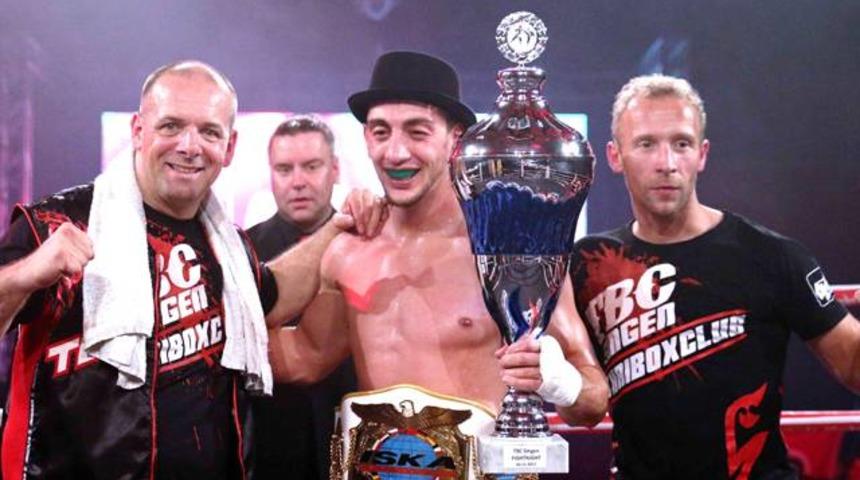  &Uuml;mit Demir&ouml;rs, Avrupa şampiyonu oldu