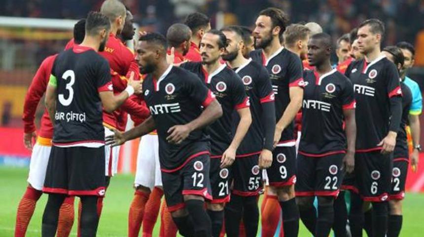 Gen&ccedil;lerbirliği'nde Serdar &Ouml;zkan 4-6 hafta sahalardan uzak kalacak