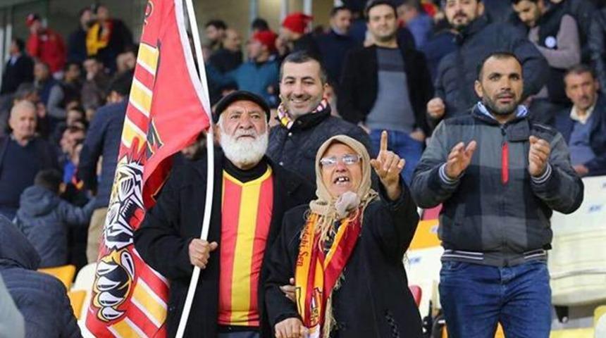 Orhan & Fatma Mutlu &ccedil;ifti Yeni Malatyaspor'u trib&uuml;nde yalnız bırakmıyor