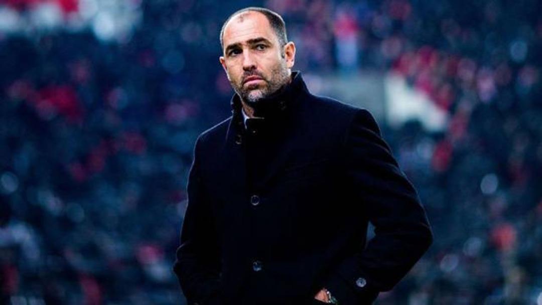 Galatasaray'da 8 isim g&ouml;nderiliyor!