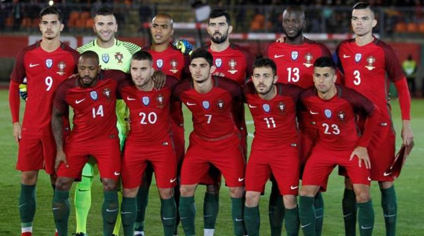 Portekiz'de Pepe sakatlanarak oyundan &ccedil;ıktı