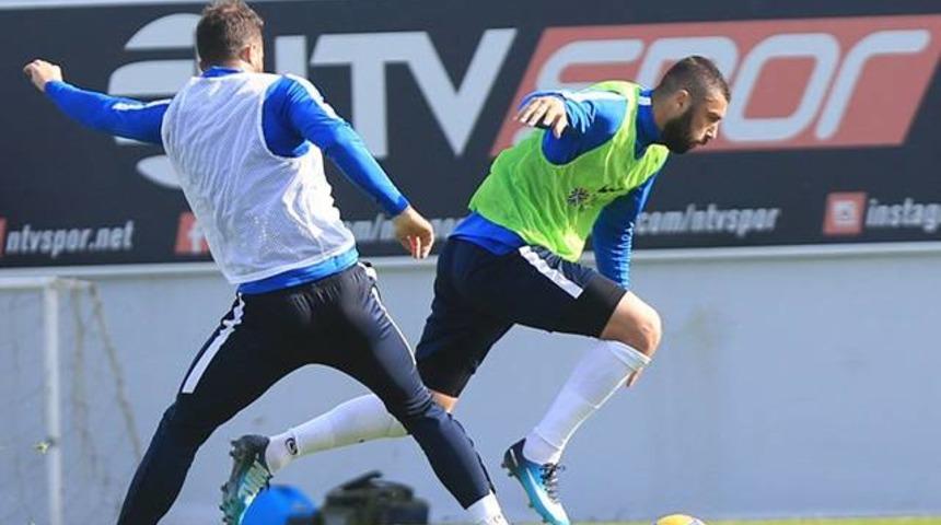 Trabzonspor'da Onazi ve Burak Yılmaz takımla &ccedil;alışmalara başladı