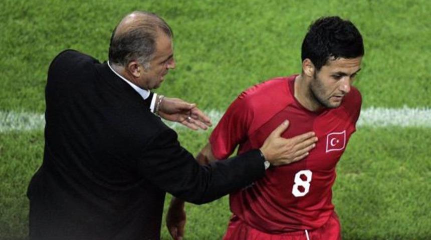 Yıldıray Başt&uuml;rk: 'Fatih Terim beni kadroya almadı, kariyerim d&uuml;ş&uuml;şe ge&ccedil;ti'