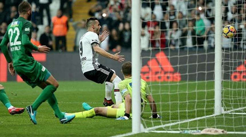 Quaresma'nın ka&ccedil;ırıp, Negredo'nun tamamlayamadığı penaltı pozisyonu şoke etti