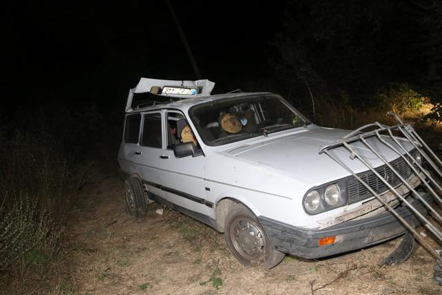 Amasya’da ağaçlara çarpan otomobildeki 7 kişi yaralandı 2