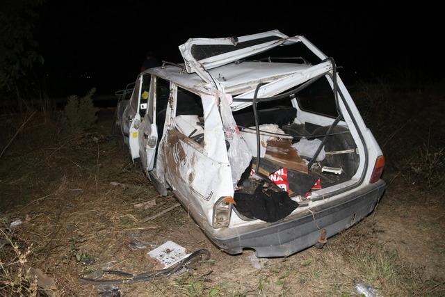 Amasya’da ağaçlara çarpan otomobildeki 7 kişi yaralandı 1