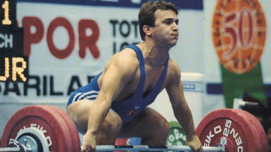 Naim S&uuml;leymanoğlu kimdir?