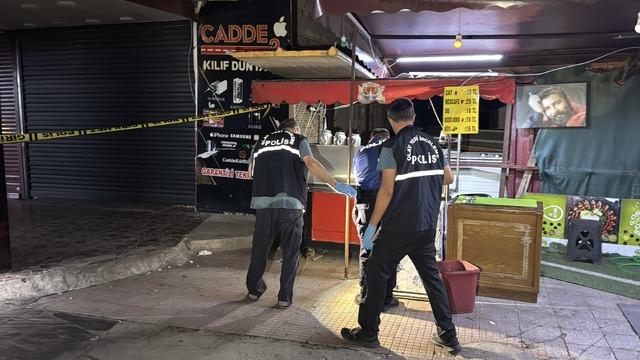 Adana da çay ocağına düzenlenen silahlı saldırıda 2 kişi yaralandı 3