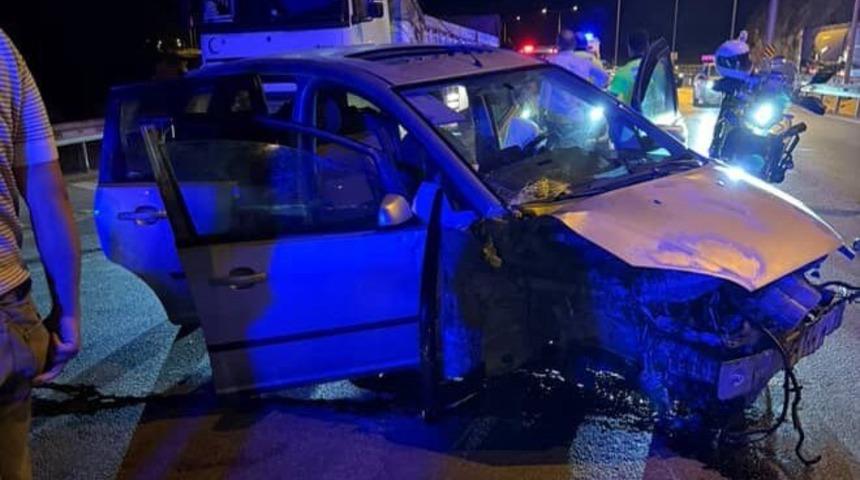 Amasya'da otomobil bariyere çarptı: 1 ölü, 3 yaralı