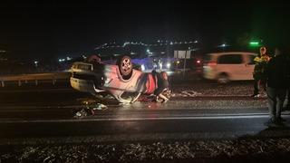 Bayburt'ta refüje çarpıp devrilen otomobildeki 6 kişi yaralandı